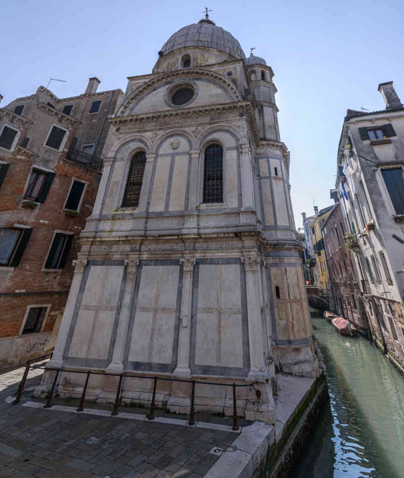 Italia - Venecia 162 - iglesia de Santa María de los Milagros.jpg